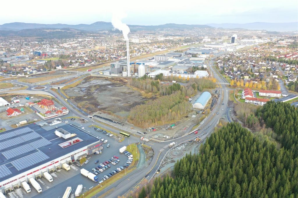 Ny rundkjøring bedrer trafikkflyten til og fra E6 Hårstadkrysset.